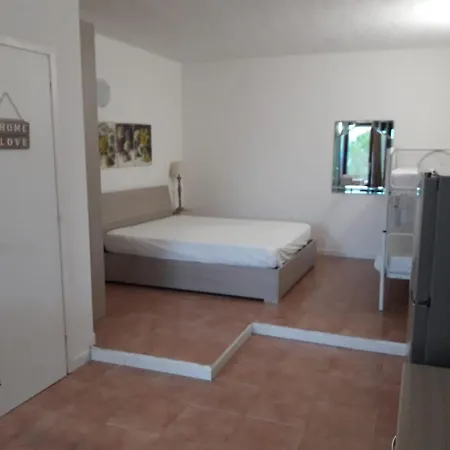 Appartamento Monolocale Arianna Con Giardino Privato E Piscina